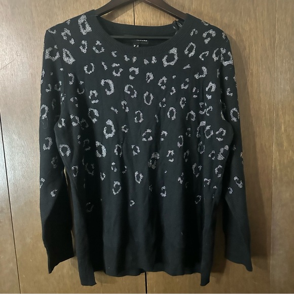 Love & Legend Black and Silver Leopard Print Crew Neck Sweater Size 1X Plus - Picture 2 of 9